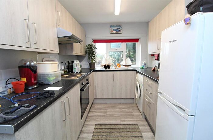 1 Bedroom Flat To Rent In The Pound, High Street, Burton Bradstock, DT6