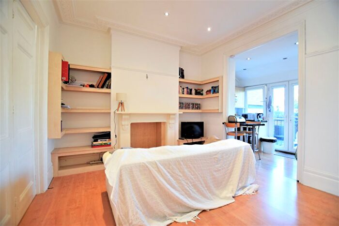 1 Bedroom Flat To Rent In Kew Road, Kew, Richmond, TW9