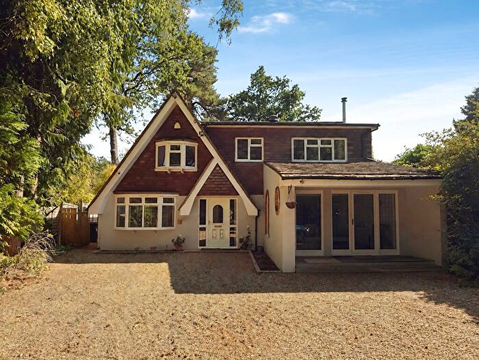 4 Bedroom Detached House For Sale In Lower Wokingham Road, Crowthorne, Berkshire, RG45