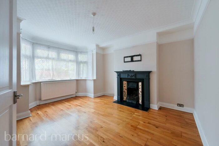 3 Bedroom House To Rent In South Drive, Coulsdon, CR5