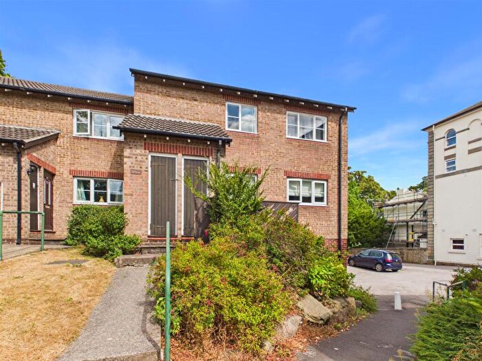 2 Bedroom Apartment For Sale In Cherry Tree Dell, Kenwood, Sheffield, S11