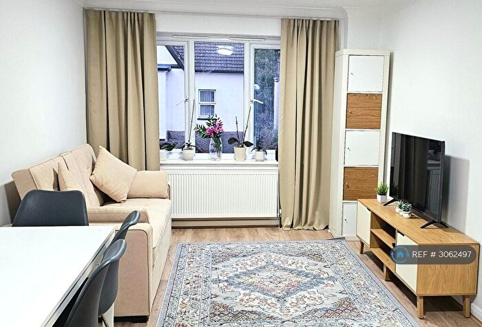 1 Bedroom Flat To Rent In Mayfield Court, Sutton, SM2