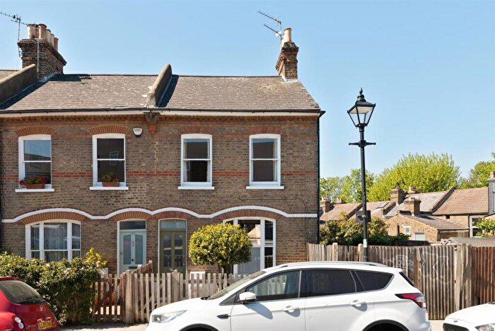 3 Bedroom House For Sale In Buchan Road, London, SE15