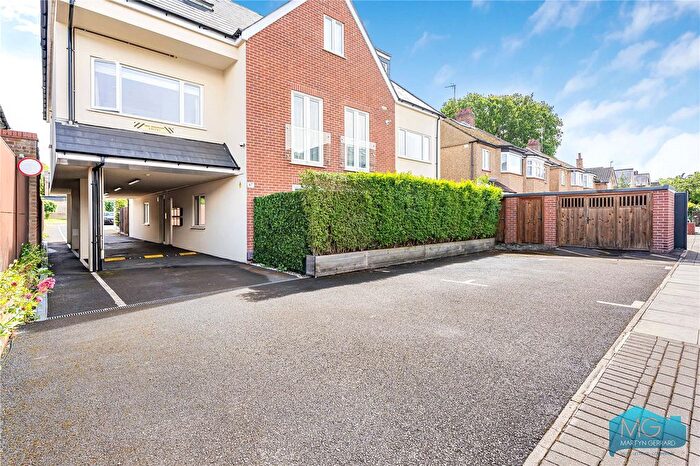 1 Bedroom Flat For Sale In Leicester Road, Barnet, EN5