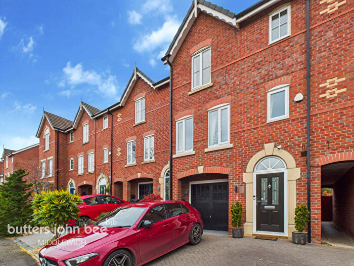 3 Bedroom Town House For Sale In Hadrian Way, Middlewich, CW10