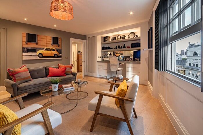 2 Bedroom Flat For Sale In Wellington Street, Aldwych, WC2E