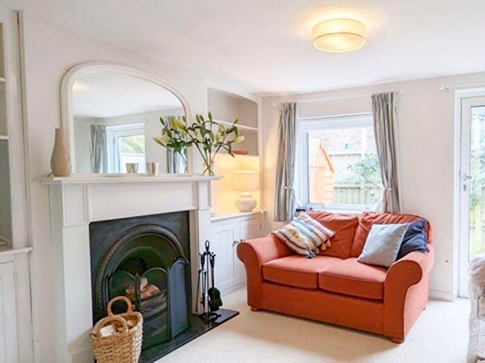2 Bedroom Cottage To Rent In Lumley Gardens, Emsworth., PO10
