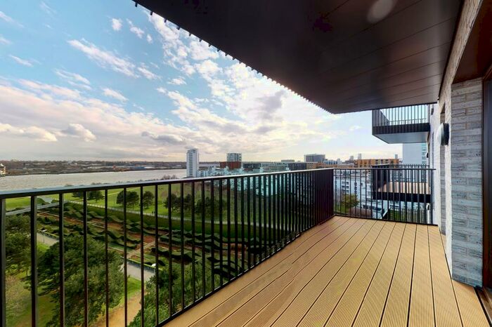 3 Bedroom Apartment To Rent In Pontoon Dock London, E16