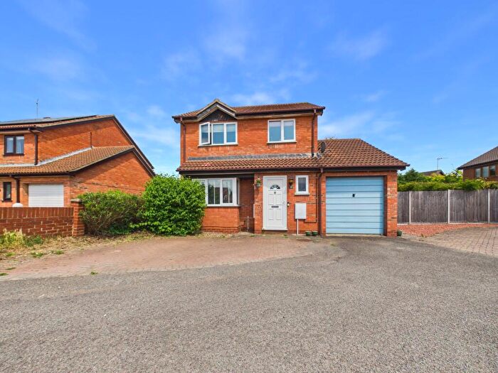 3 Bedroom Detached House For Sale In Kendal Close, Peterborough, PE4