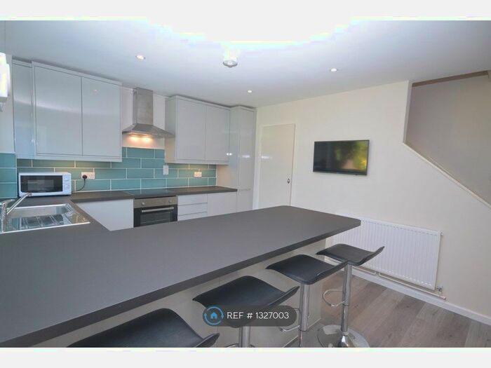 3 Bedroom End Of Terrace House To Rent In Abbey Lane, Beckenham BR3