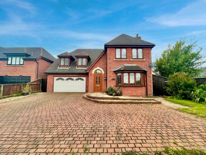 5 Bedroom Detached House For Sale In Catforth Road, Preston, PR4