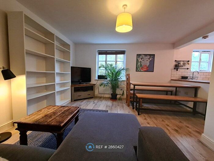 2 Bedroom Flat To Rent In Stratford, London, E15