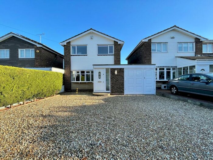 3 Bedroom Link Detached House To Rent In Lammas Close, Solihull, B92