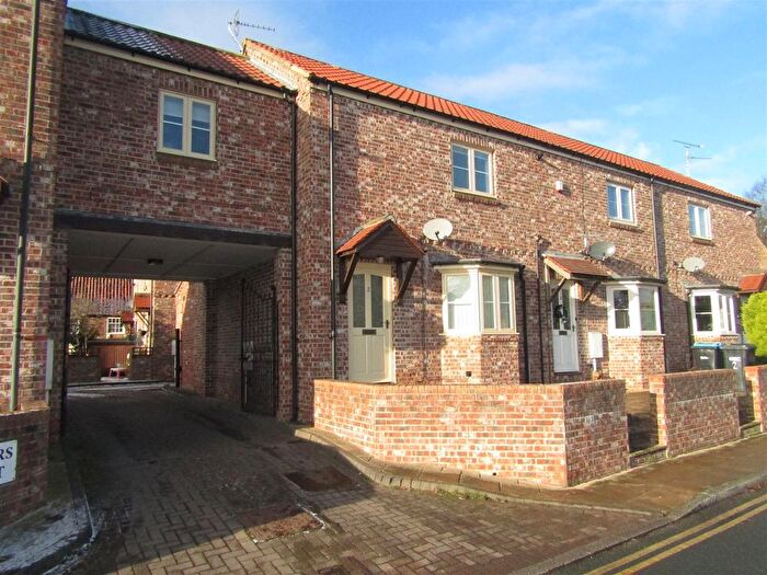 3 Bedroom End Terrace House For Sale In Back Lane, Boroughbridge, York, YO51