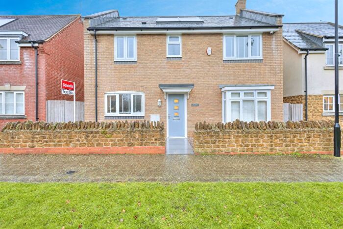 4 Bedroom Detached House For Sale In Norman Snow Way, Duston, Northampton, NN5