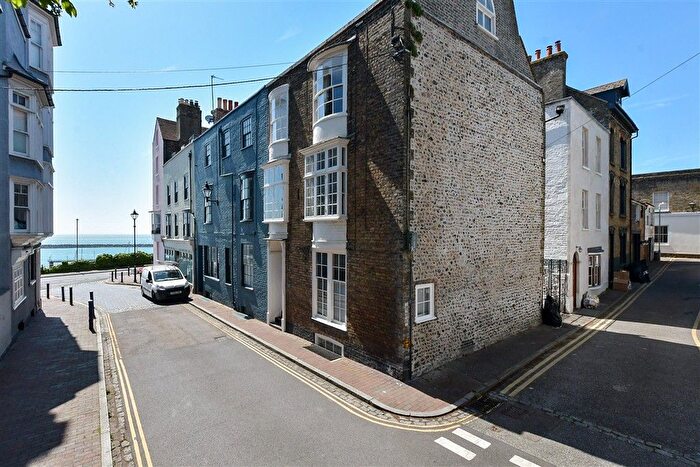 2 Bedroom Flat For Sale In Addington Street, Ramsgate, Kent, CT11