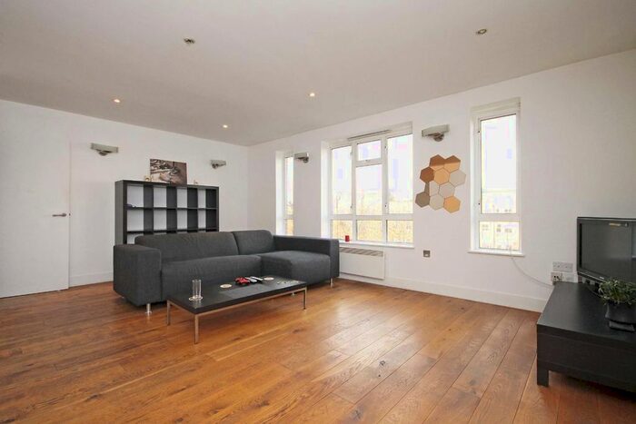 2 Bedroom Flat To Rent In Cromwell Road, London, SW5