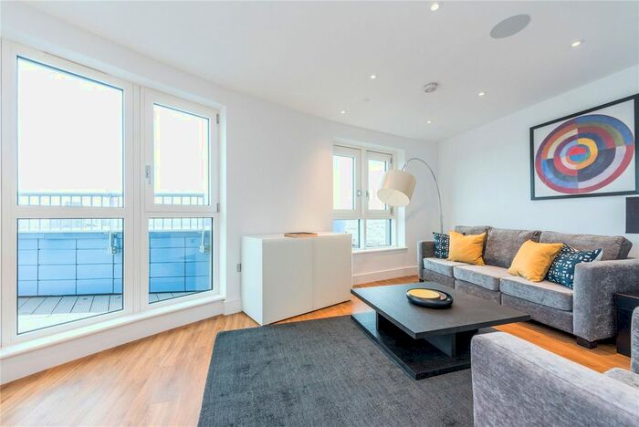 2 Bedroom Flat To Rent In Queensland Road, Highbury, Islington, London, N7