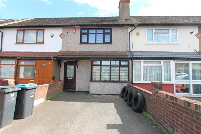2 Bedroom House To Rent In Middleham Road, London, N18