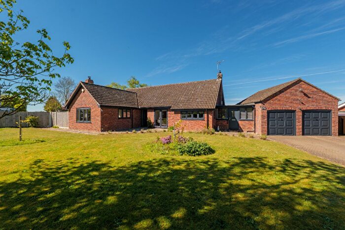 3 Bedroom Detached Bungalow For Sale In Chapel Road, Longham, NR19