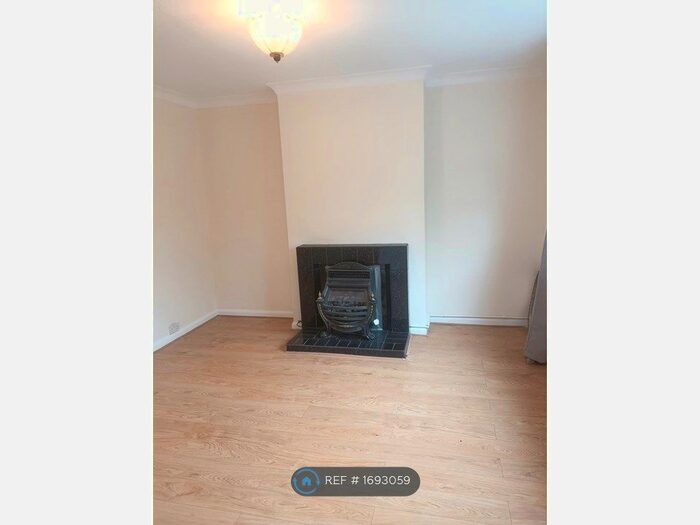 4 Bedroom Semi-Detached House To Rent In Norwich Road, Northwood Hills, HA6