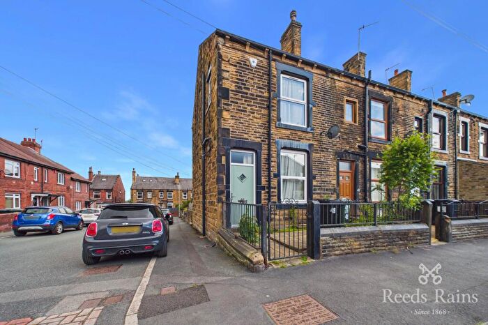 2 Bedroom End Of Terrace House For Sale In Springfield Lane, Morley, Leeds, West Yorkshire, LS27