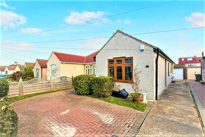 3 Bedroom Bungalow To Rent In Luddesdon Road, Erith, DA8