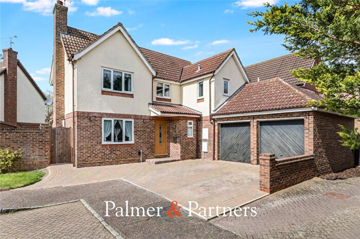 4 Bedroom Detached House For Sale In Lorien Gardens, South Woodham Ferrers, Chelmsford, Essex, CM3