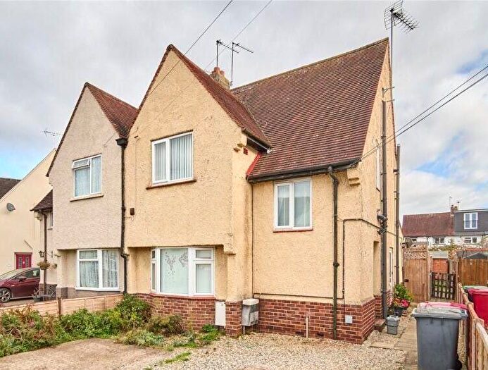 1 Bedroom Maisonette For Sale In A Francis Way, Slough, Buckinghamshire, SL1