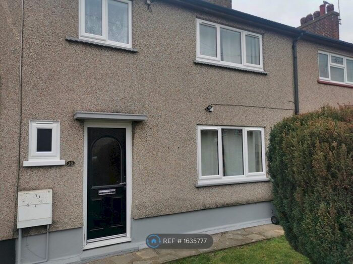 3 Bedroom Terraced House To Rent In Tennyson Walk, Tilbury, RM18