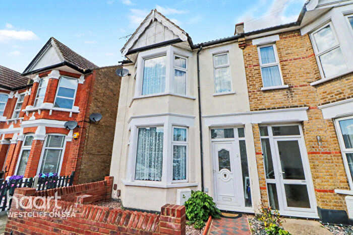 3 Bedroom End Of Terrace House For Sale In Stornoway Road, Southend-On-Sea, SS2