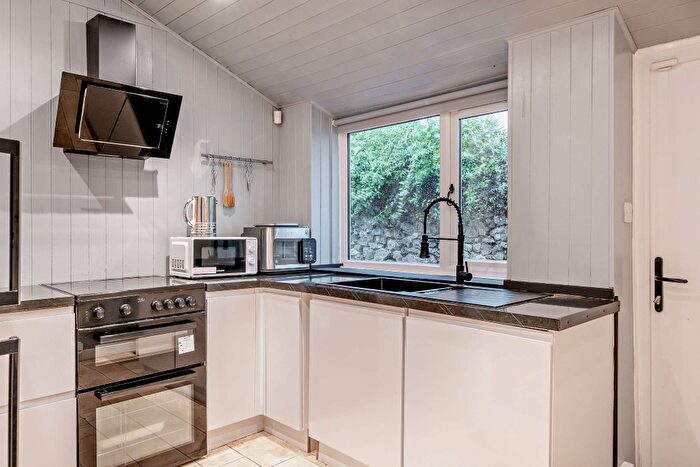 2 Bedroom Semi-Detached House For Sale In Post Cottages High Street, PO38