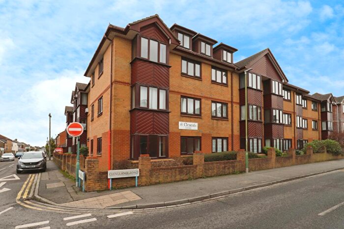 1 Bedroom Flat For Sale In Cleveland Road, Bournemouth, Dorset, BH1
