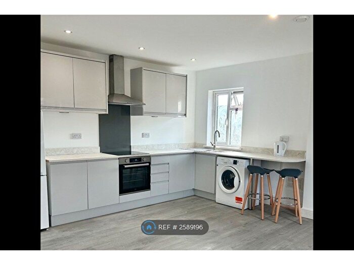 1 Bedroom Flat To Rent In Courthouse Road, Maidenhead, SL6