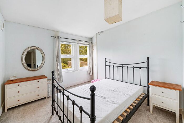 1 Bedroom Flat To Rent In Madeley Road, W5