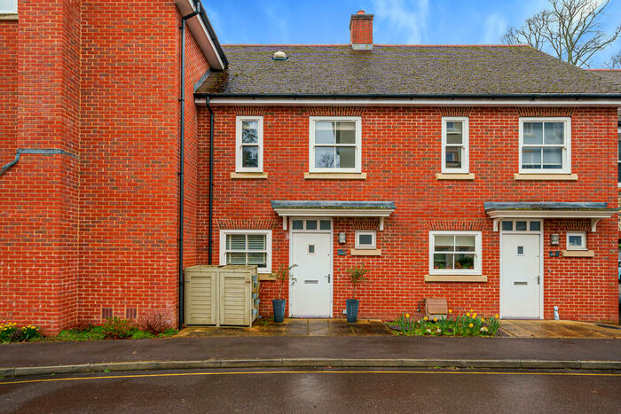 2 Bedroom Terraced House To Rent In Winton Close, Winchester, SO22