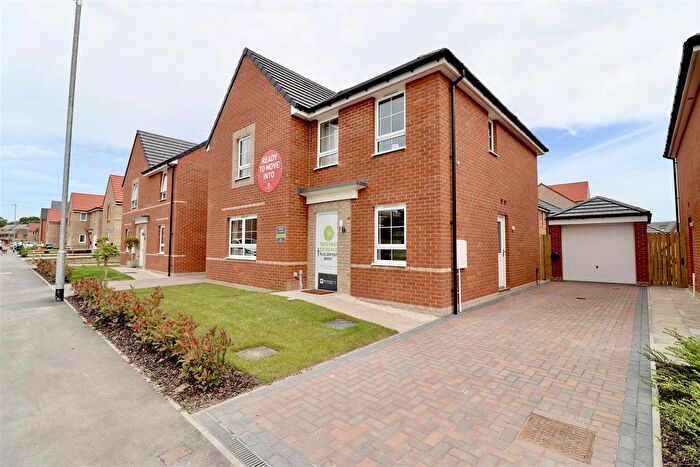 4 Bedroom Detached House For Sale In Herring Avenue, Pocklington, YO42