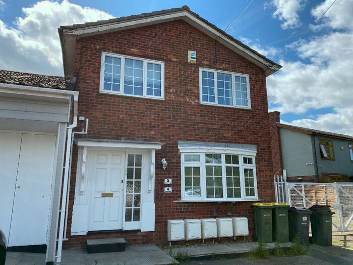 1 Bedroom Flat To Rent In Rawreth Lane, SS11