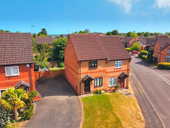 2 Bedroom Semi-Detached House For Sale In Carsington Close, Kettering, NN16