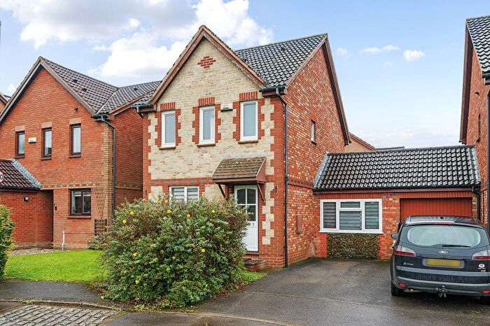 4 Bedroom Link Detached House To Rent In Yarrow Close, East Oxford, OX4