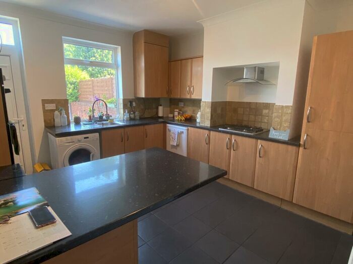 3 Bedroom House To Rent In York Street, Mexborough, S64
