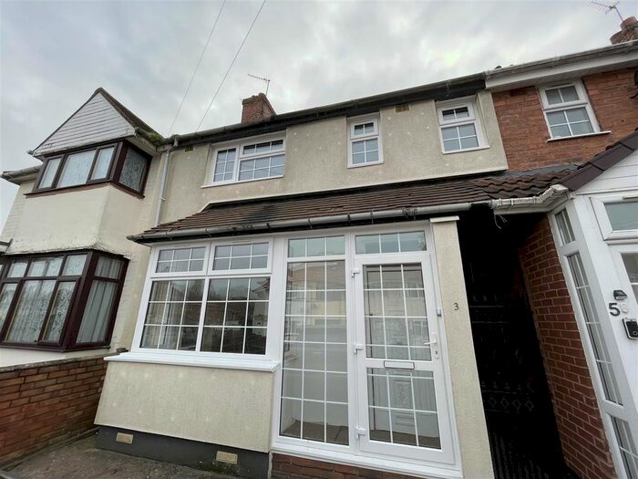 3 Bedroom Semi-Detached House To Rent In Clayton Close, Wolverhampton, WV2
