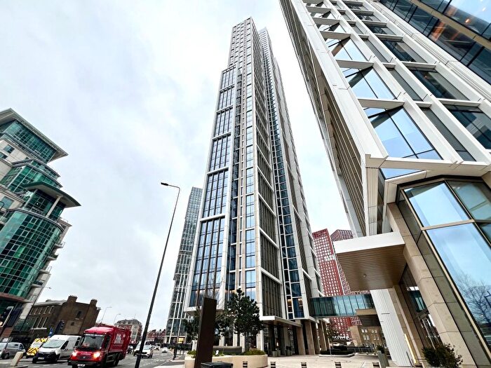2 Bedroom Flat To Rent In Nine Elms Lane, London, SW8