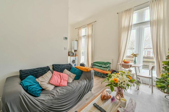 1 Bedroom Flat To Rent In Archway Road, Highgate, London, N6