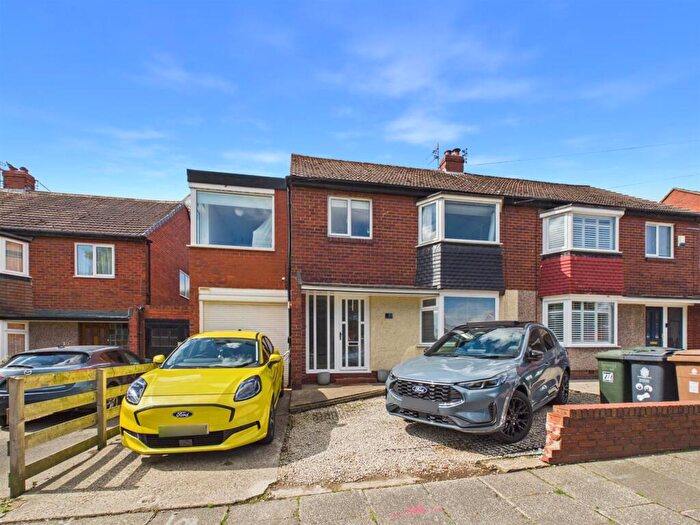 5 Bedroom Semi-Detached House For Sale In Seatonville Road, West Monkseaton, NE25