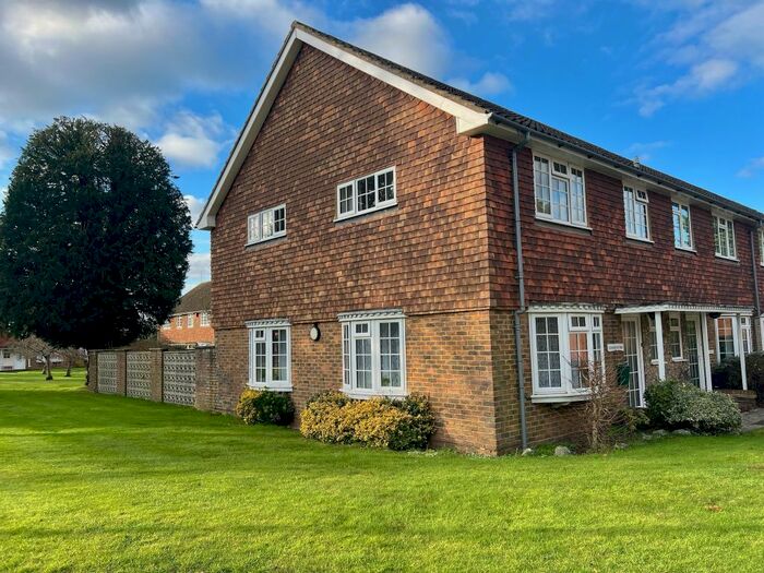 3 Bedroom Town House To Rent In Corner Cottage, The Street, Leatherhead, KT24