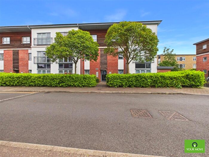 2 Bedroom Flat To Rent In Riverside Close, Romford, RM1