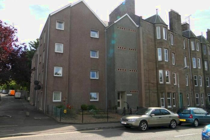 2 Bedroom Flat To Rent In Windsor Terrace, Craigie, Perth, PH2