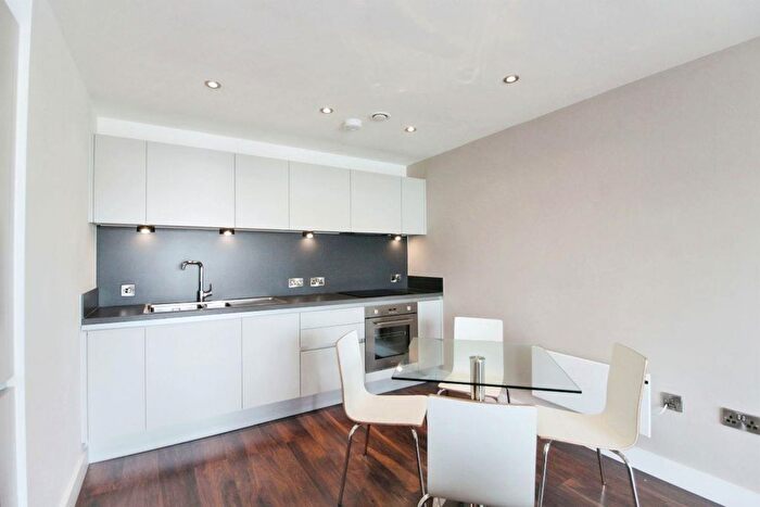 1 Bedroom Flat To Rent In Wilburn Basin, Ordsall Lane, Salford, M5