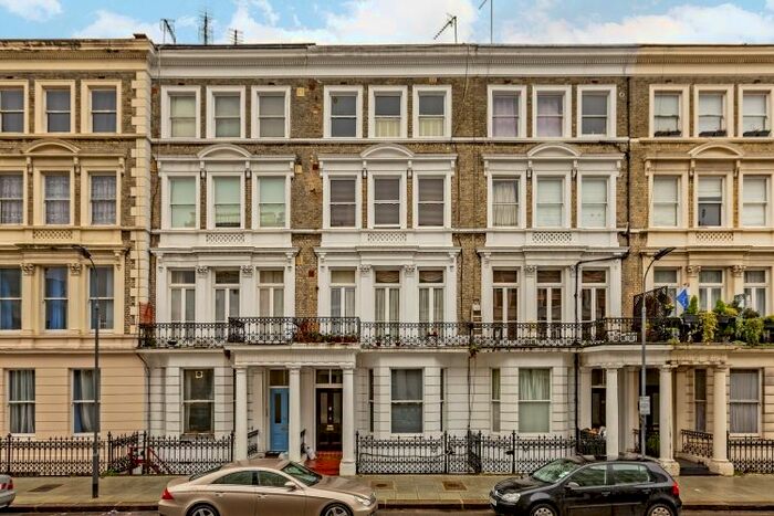 3 Bedroom Flat To Rent In Castletown Road, London, W14